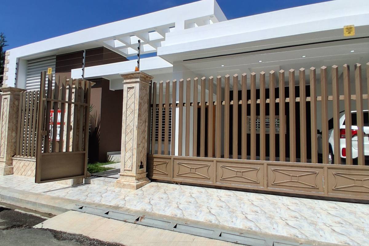 CASA EN VENTA EN LA VEGA