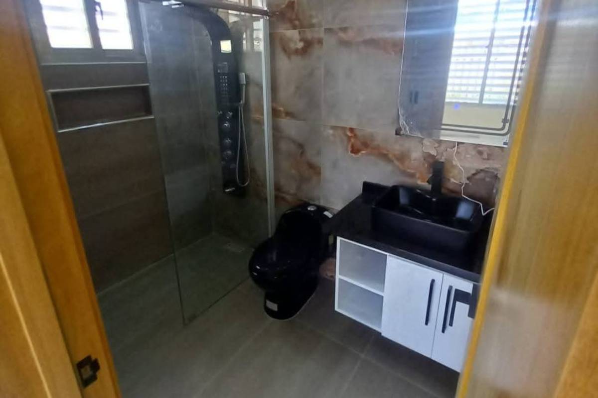 CASA EN VENTA EN LA VEGA