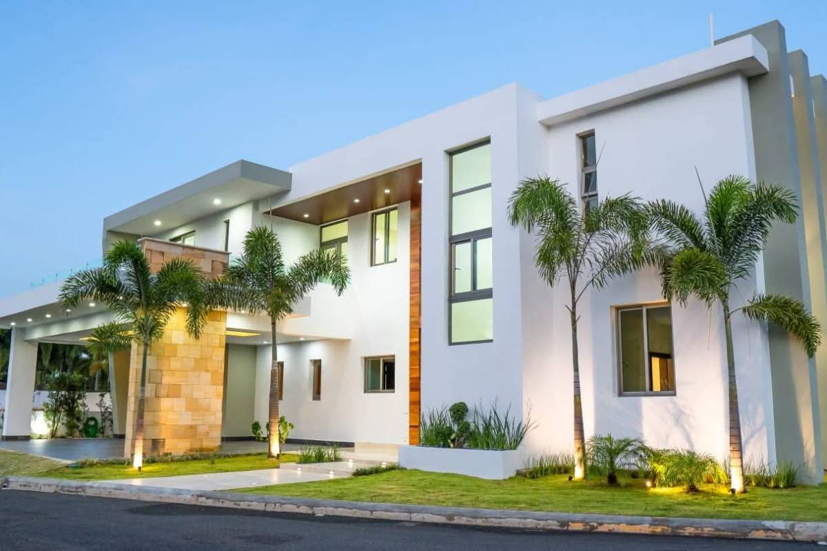 CASA LUJOSA EN VENTA EN LA VEGA